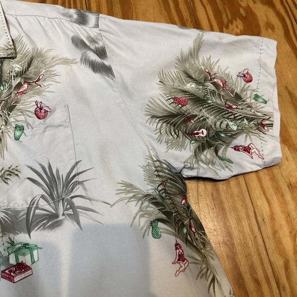 TOMMY BAHAMA Christmas Hawaiian Shirt Hula Girls Palms Guitars Decor Men's XL - Picture 4 of 16